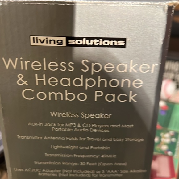 WIRELESS SPEAKER AND HEADPHONE COMBO PACK ! - Picture 7 of 8
